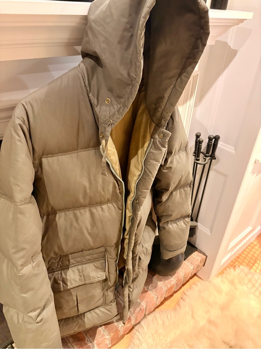 Woolrich Hooded Puffer Jacket in Olive
